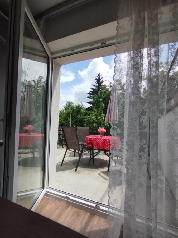 Cozy And Charming Apt. Sarajevo Apartment Exterior foto